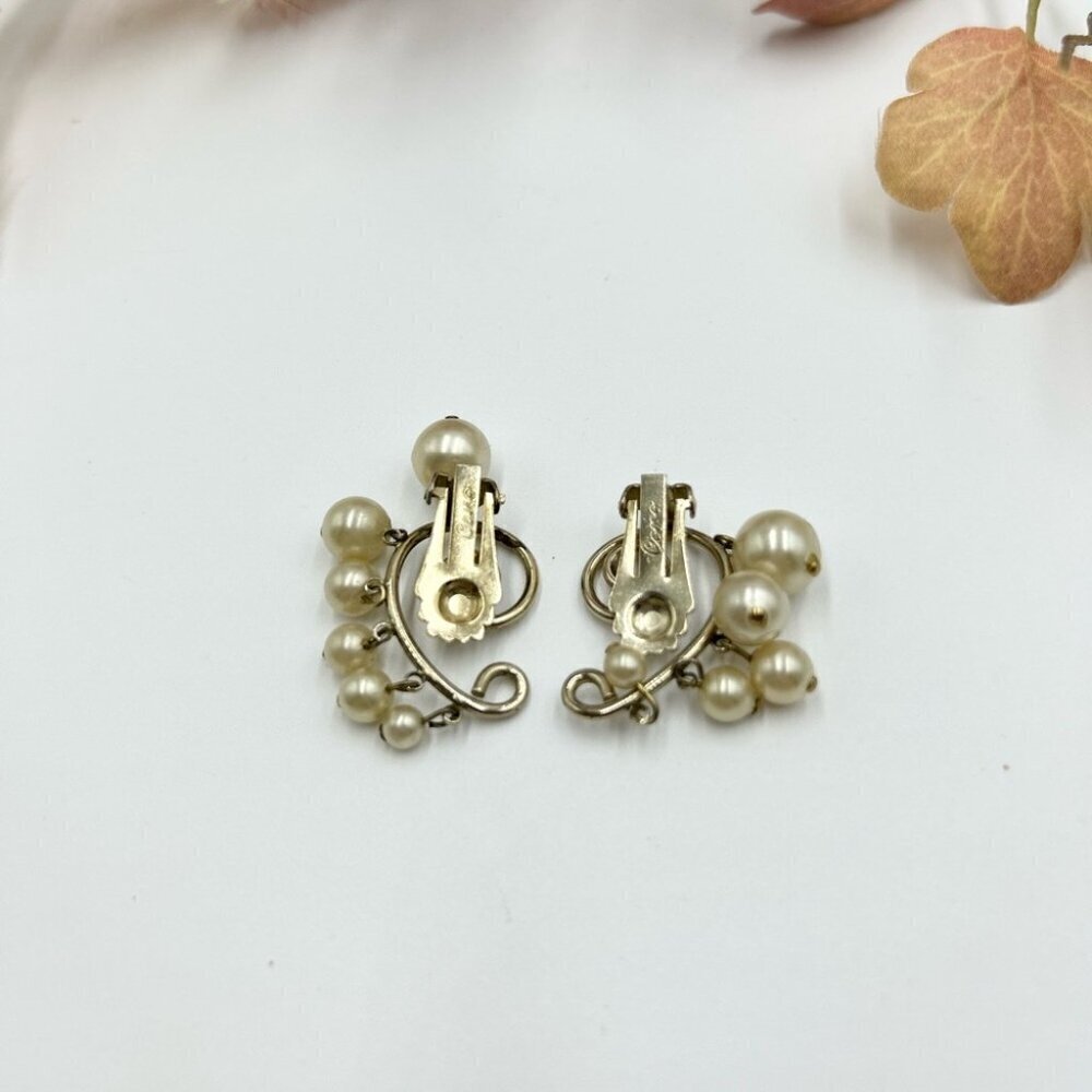 Vintage Coro Faux Pearls Clip on Earrings - Picture 3 of 5